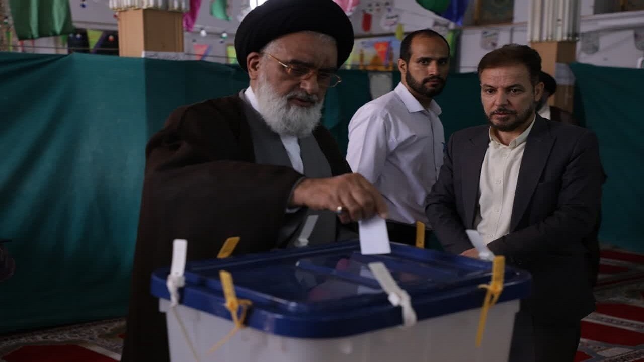 حضور پرشور در انتخابات موجب یاس دشمنان می‌شود