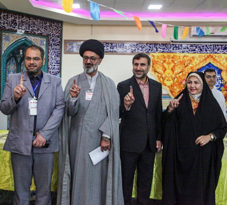 حضور مسئولان استانی در پای صندوق های رای