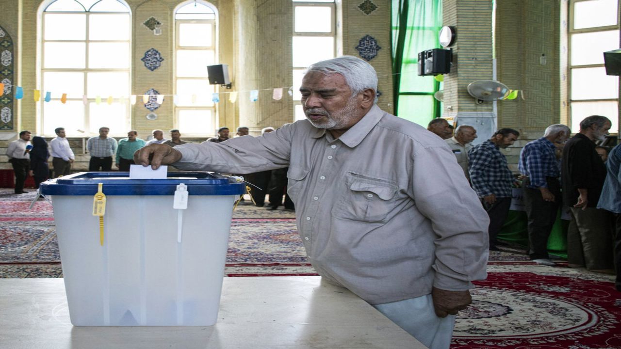 فرآیند رای‌گیری در استان سمنان بدون نقص در حال برگزاری است
