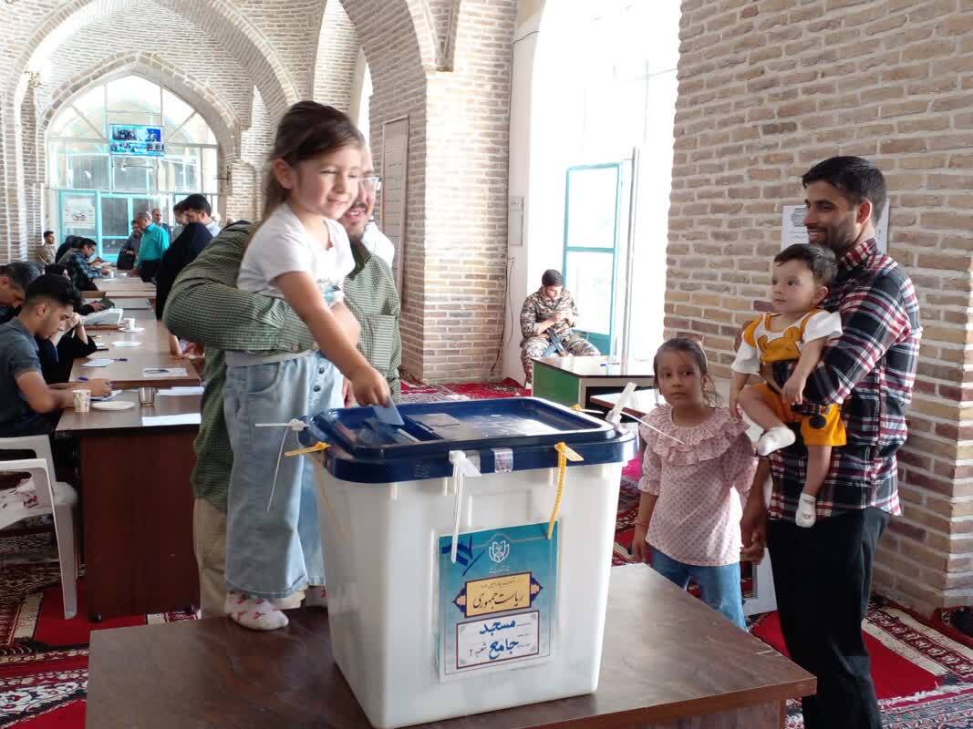 انداختن رای کودکان