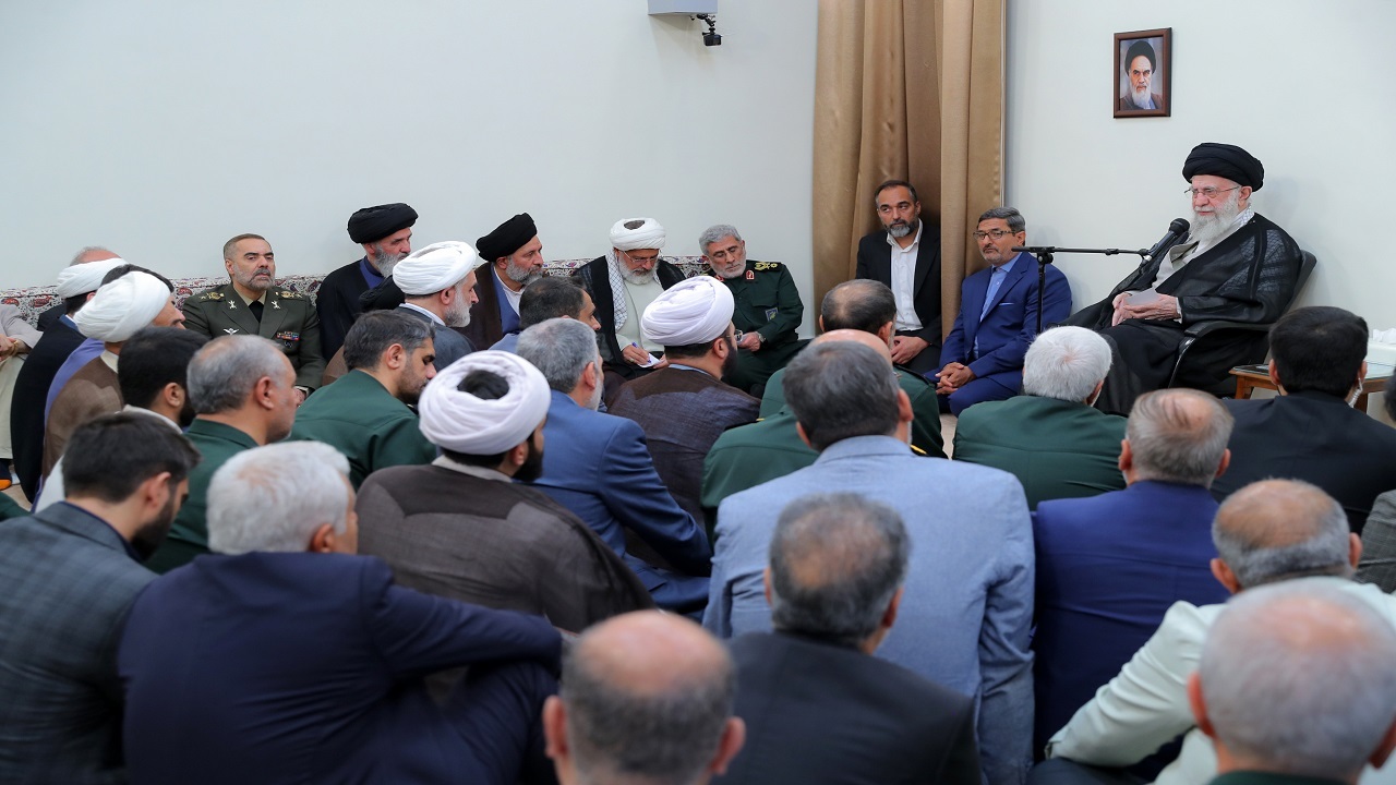 رهبر انقلاب: حرکت مدافعان حرم ایران و منطقه را نجات داد