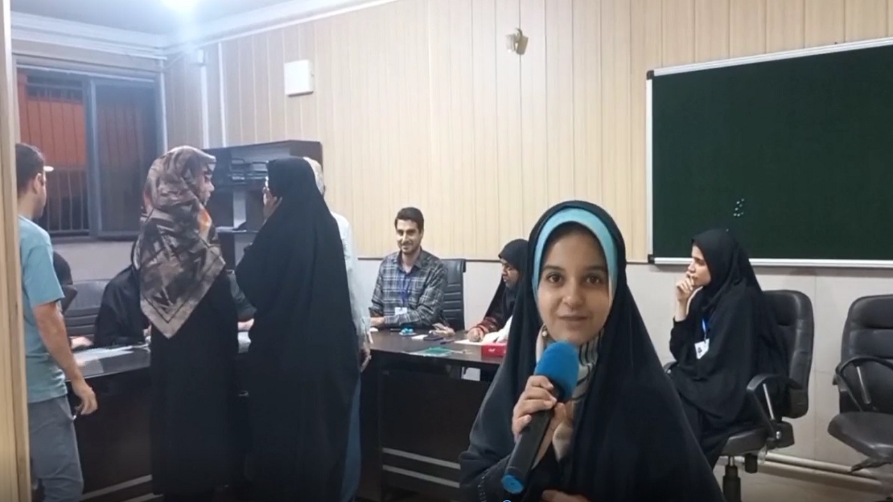 گزارش شهروند خبرنگار دهه نودی از محل اخذ رای در میدان نقش جهان