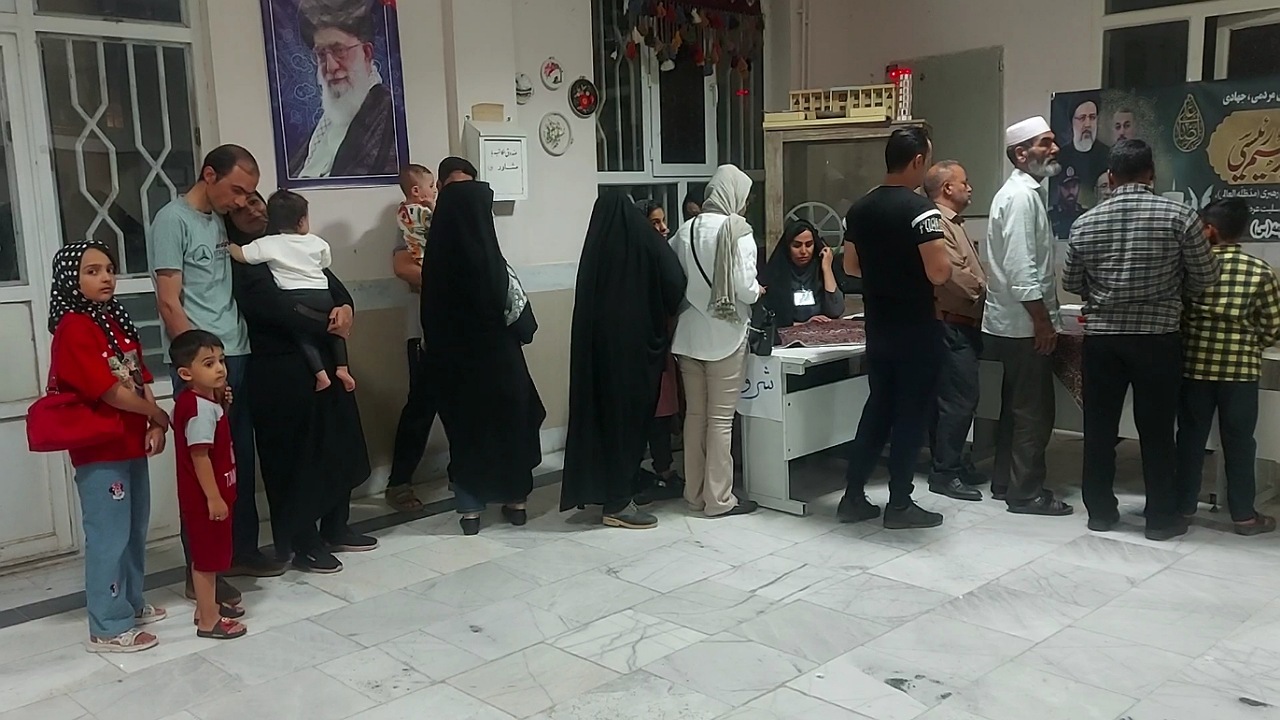 نظارت ۲۳ دانش‌آموز بر روند برگزاری انتخابات در تایباد