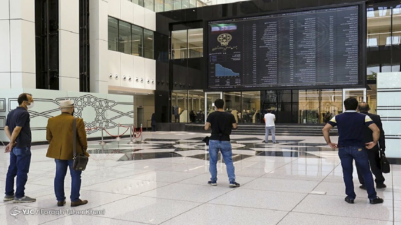 کاهش ۳۷۵ واحدی شاخص کل بورس