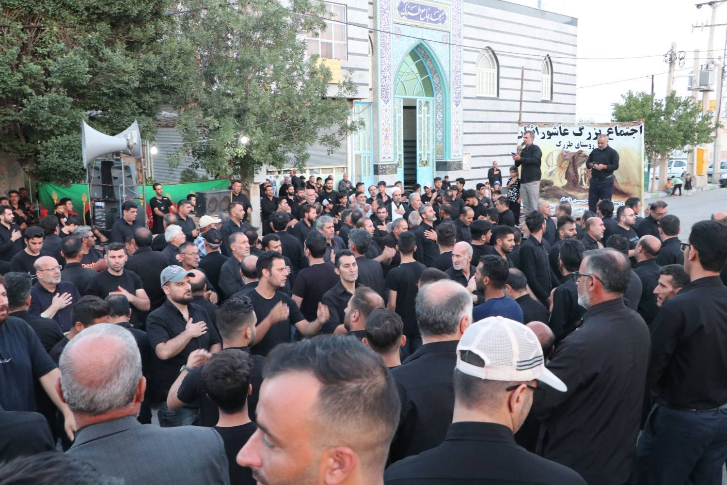 مراسم سینه زنی