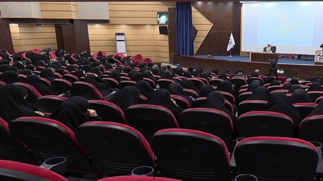 آغاز به کار هشتمین دوره معرفت افزایی دانشجویان کشور در دانشگاه قم