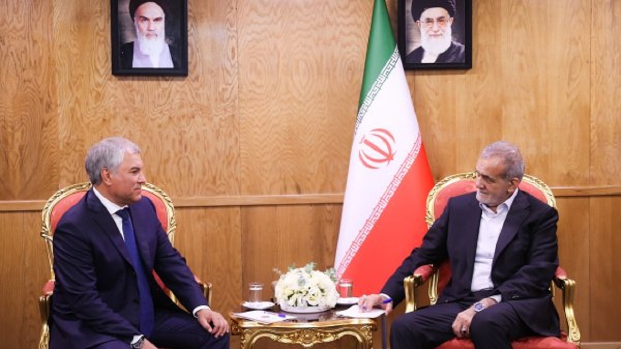 دیدار رئیس دومای روسیه با پزشکیان