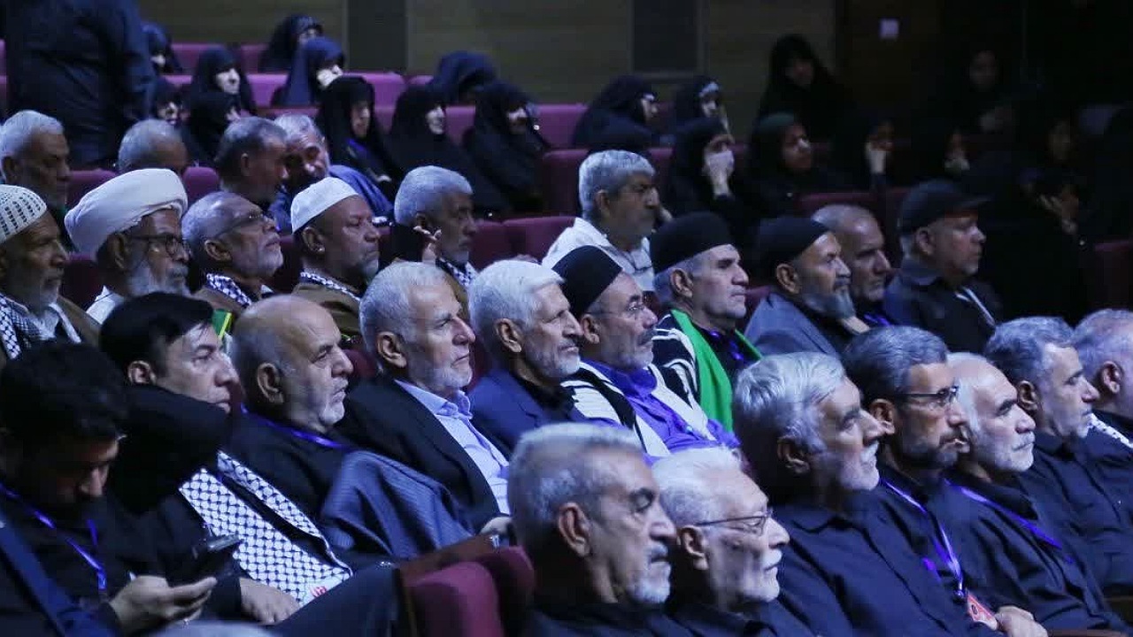محفل شعر آیینی در حسین&zwnj;آباد ایران