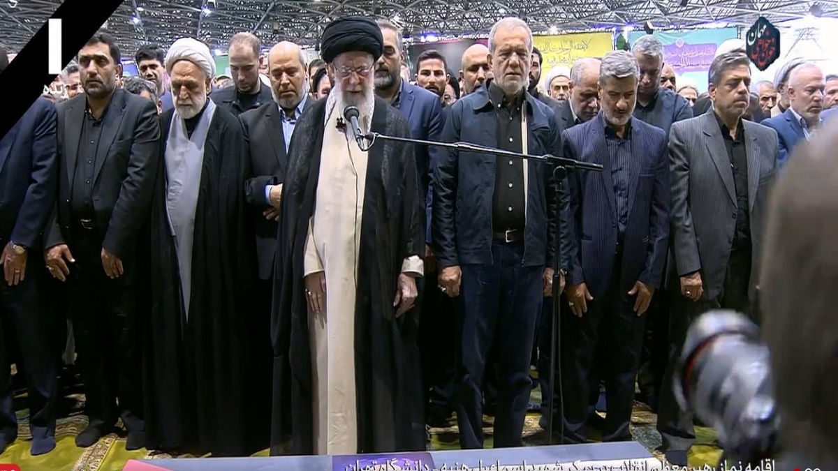 گفت‌وگوی رهبر انقلاب با خانواده هنیه + فیلم