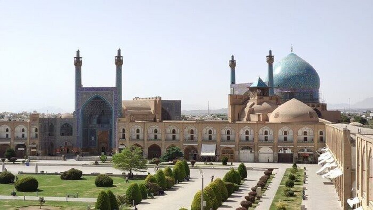 نشست پایه‌های «مسجد جامع عباسی» به سبب فرسودگی فاضلاب