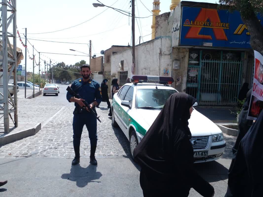 حضور نظامیان در مراسم راهپیمایی