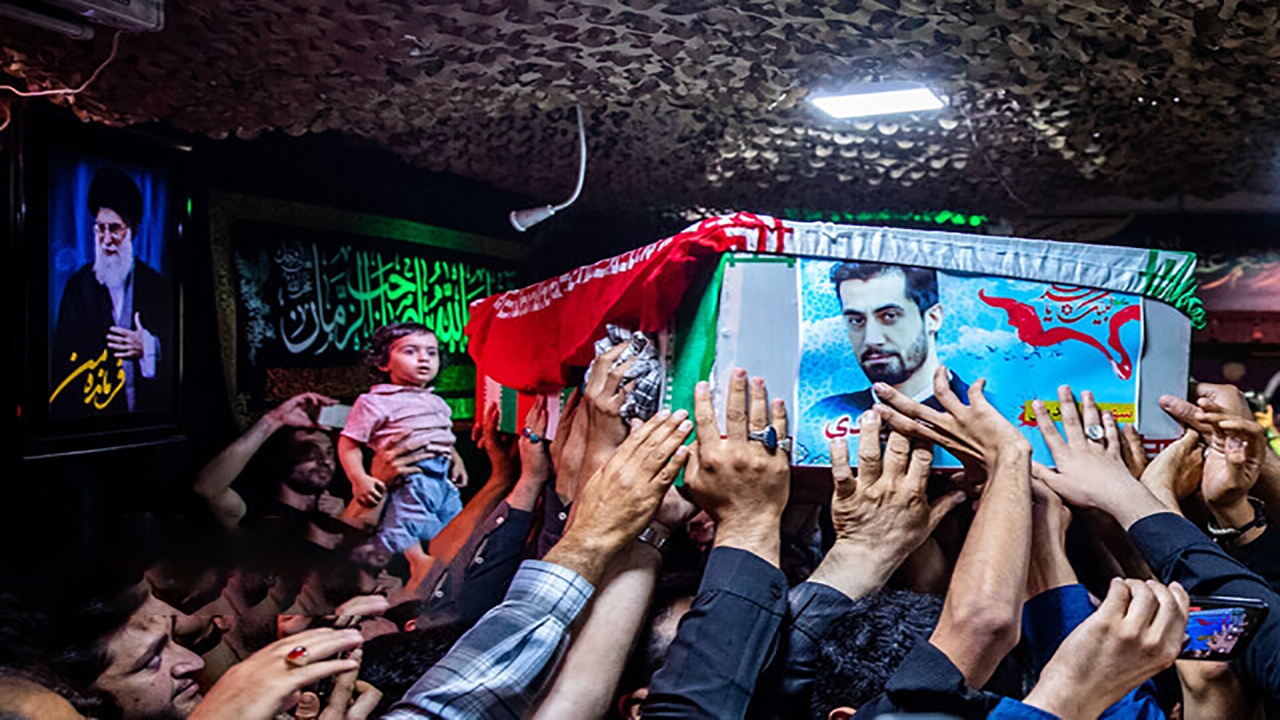 پیکر شهید میلاد بیدی تشییع شد