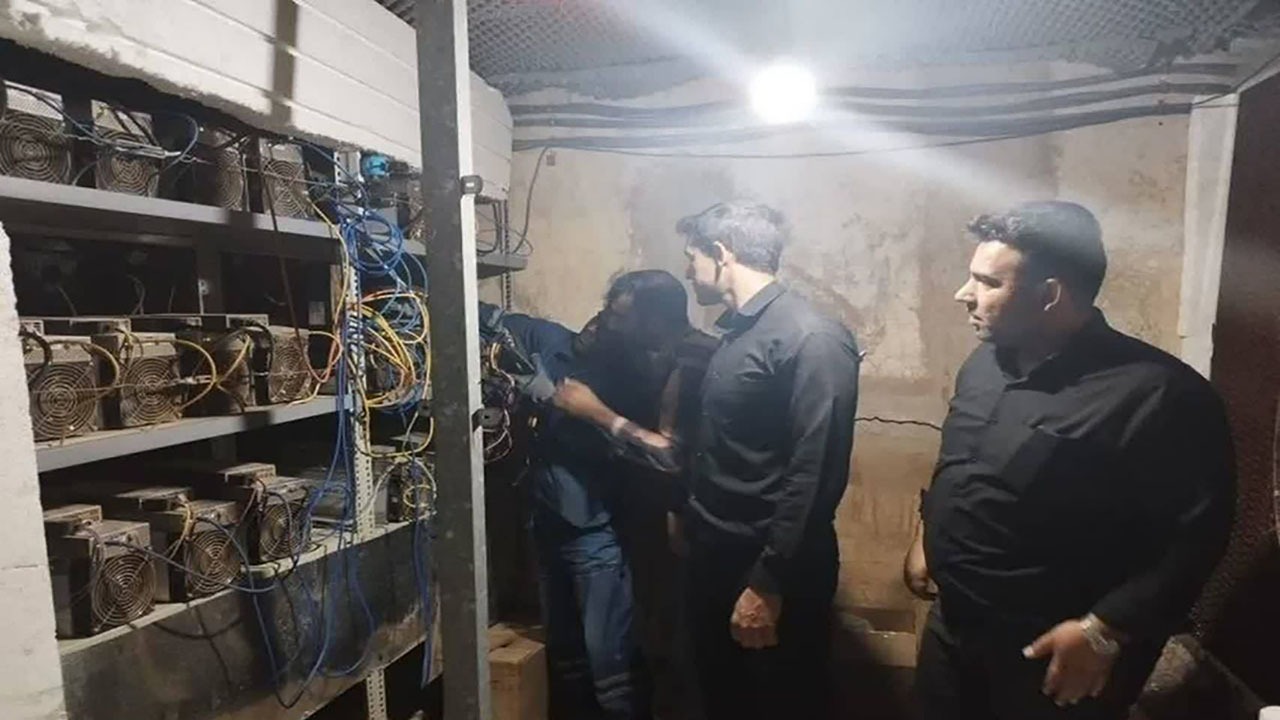 کشف ١٨ دستگاه استخراج رمز ارز غیرمجاز در فهرج 