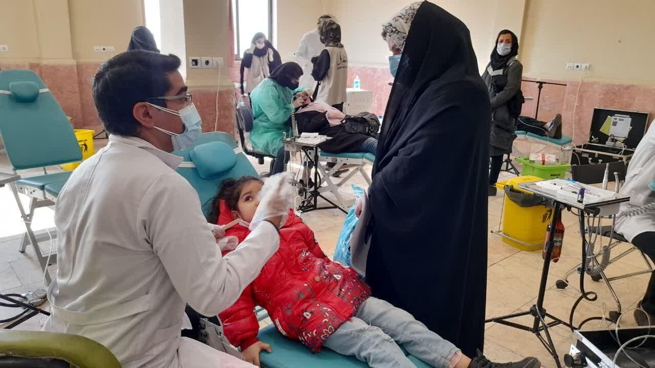 ارائه خدمات پزشکی اردوی جهادی در دهگلان