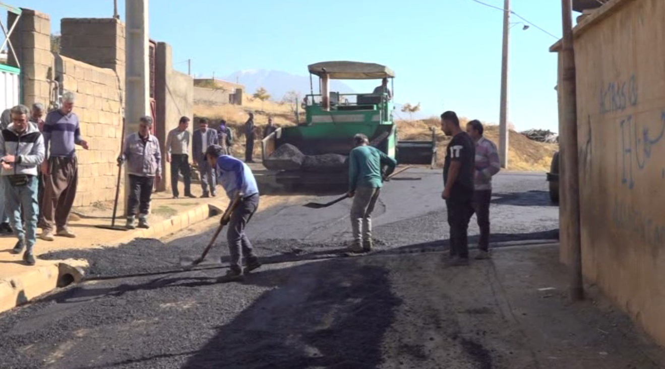 اجرای طرح بهسازی در ۳۲ روستای تویسرکان