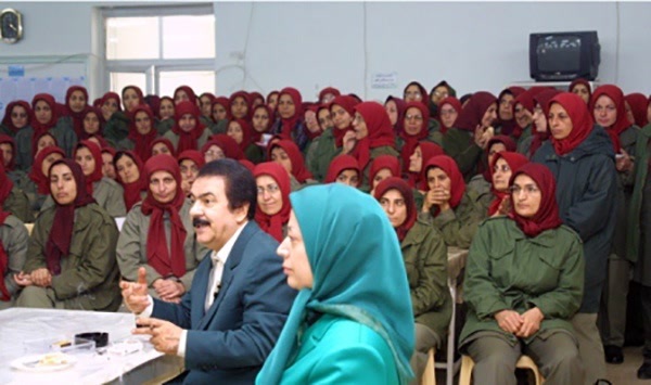 اعضای منافقین به همراه رجوی