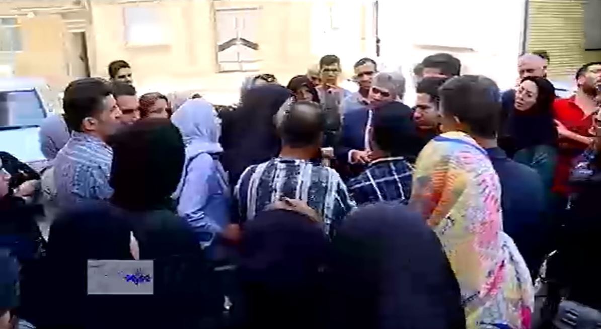 وعده مسئولان در تجمع متقاضیان بر رفع نواقص واحدهای مسکن ملی