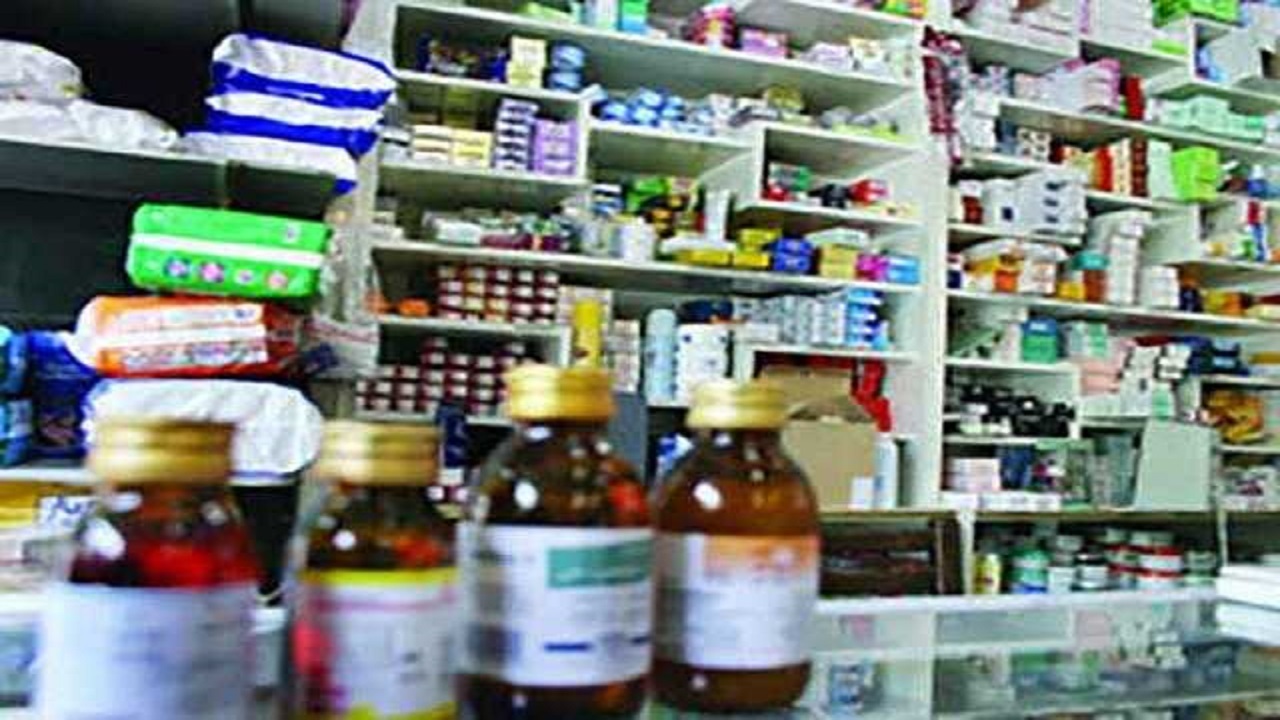 معرفی پنج داروخانه متخلف جیرفت به تعزیرات
