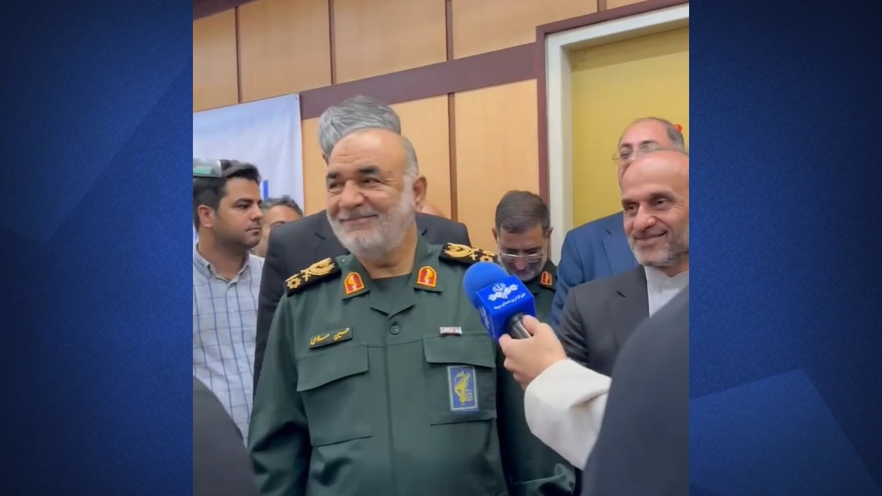 بازدید سردار سلامی از باشگاه خبرنگاران جوان به مناسبت روز خبرنگار