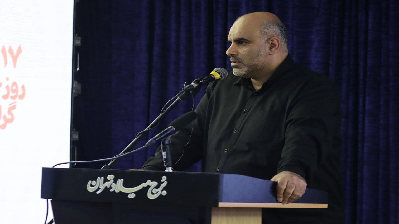 نقد و مطالبه‌گری مسیر اشتباه را اصلاح می‌کند