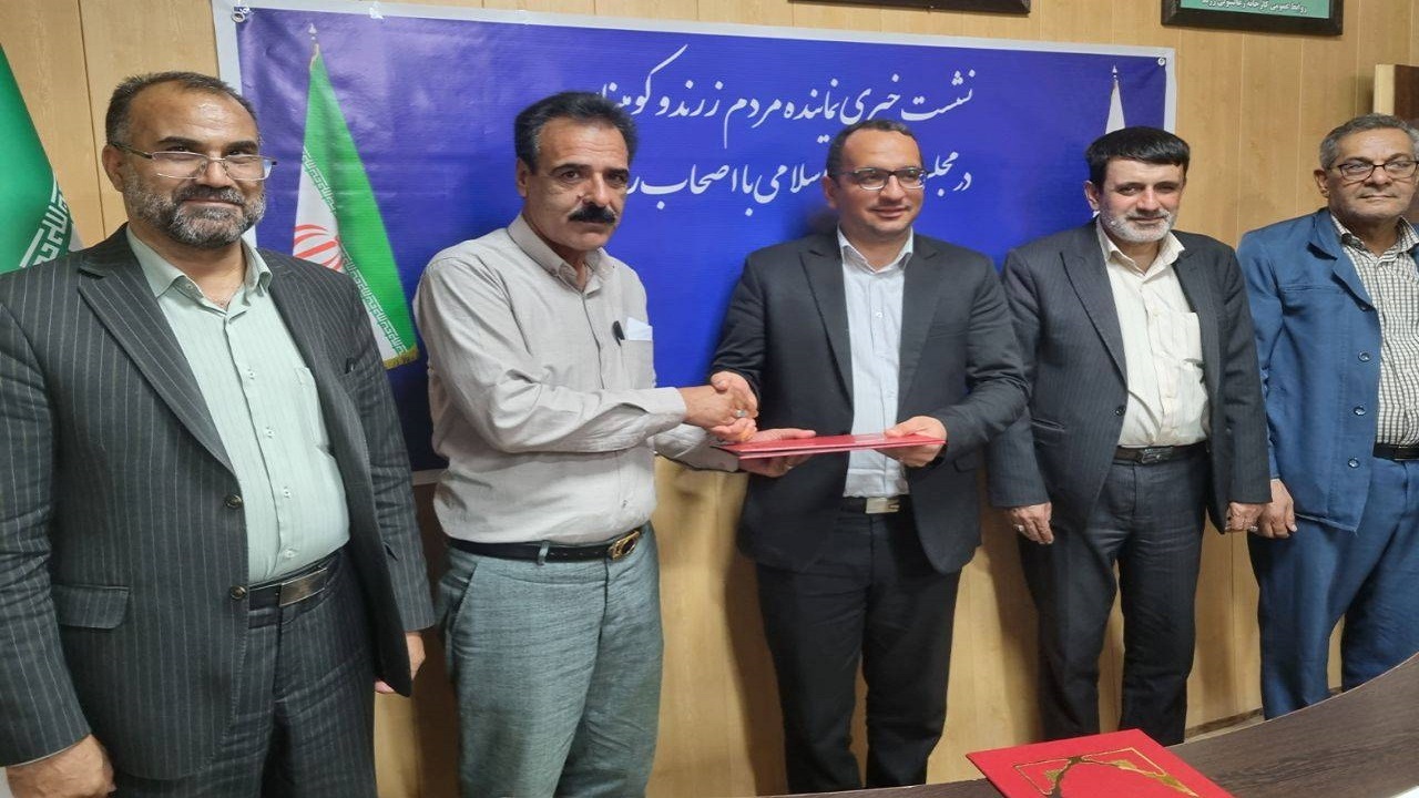 خبرنگار موثر در رفع مشکلات مردمی