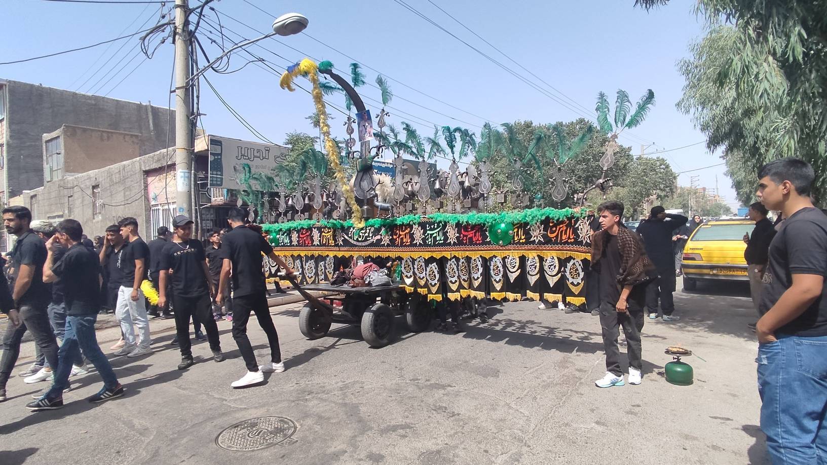 علم دسته عزاداری