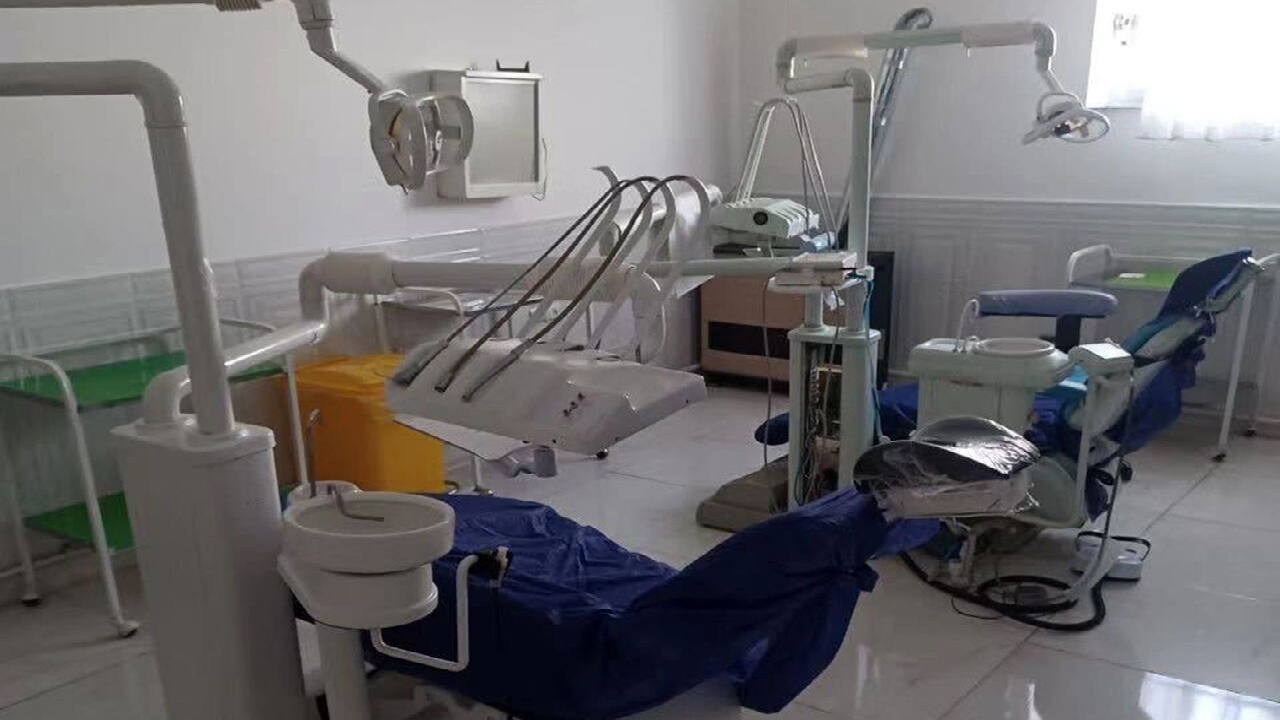 مشارکت ۱۴ میلیارد ریالی مرکز نیکوکاری جانان در تجهیز درمانگاه هلیلان