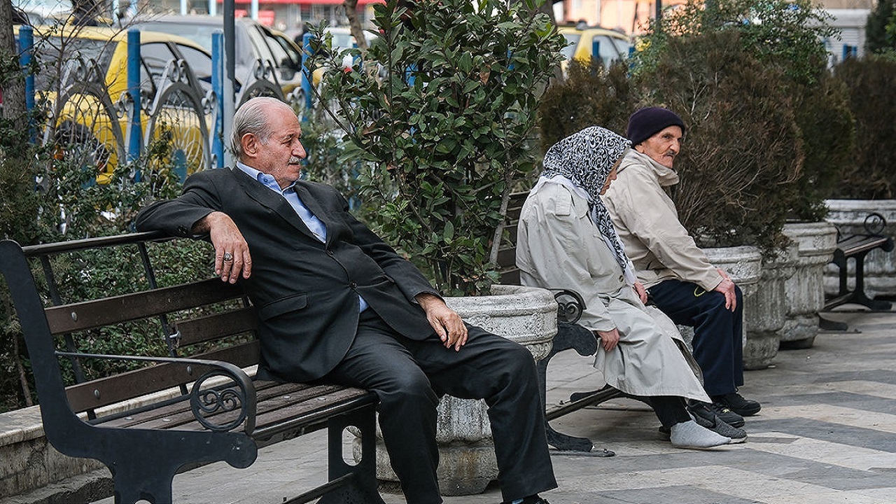گلایه بازنشستگان از تاخیر در اجرای همسان سازی حقوق