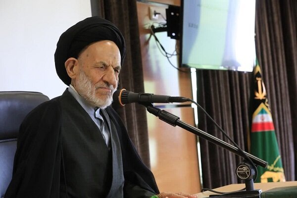سبک زندگی سالم با فاصله گرفتن از فرهنگ غربی نهادینه می‌شود