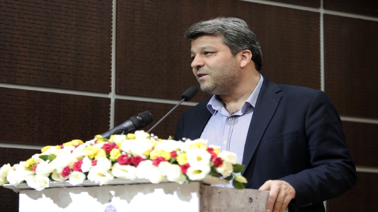 مطالبه‌گری در ذات هنرمندان است