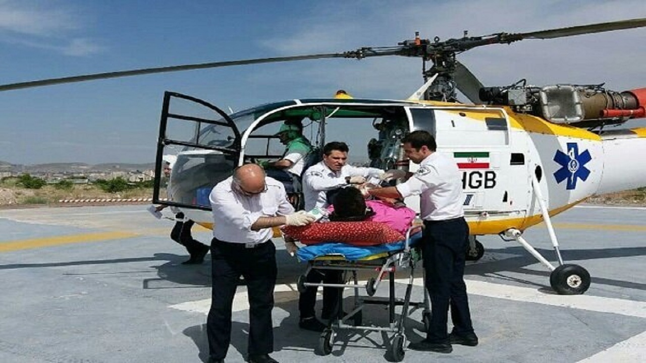انتقال بیمار قلبی با بالگرد از جزیره هرمز به بندرعباس
