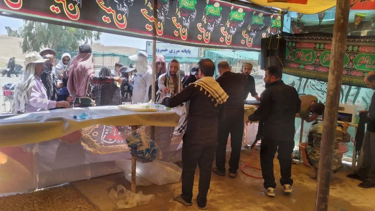 تصاویری از آغاز خدمت‌رسانی موکب‌ها به زائران در مرز خسروی