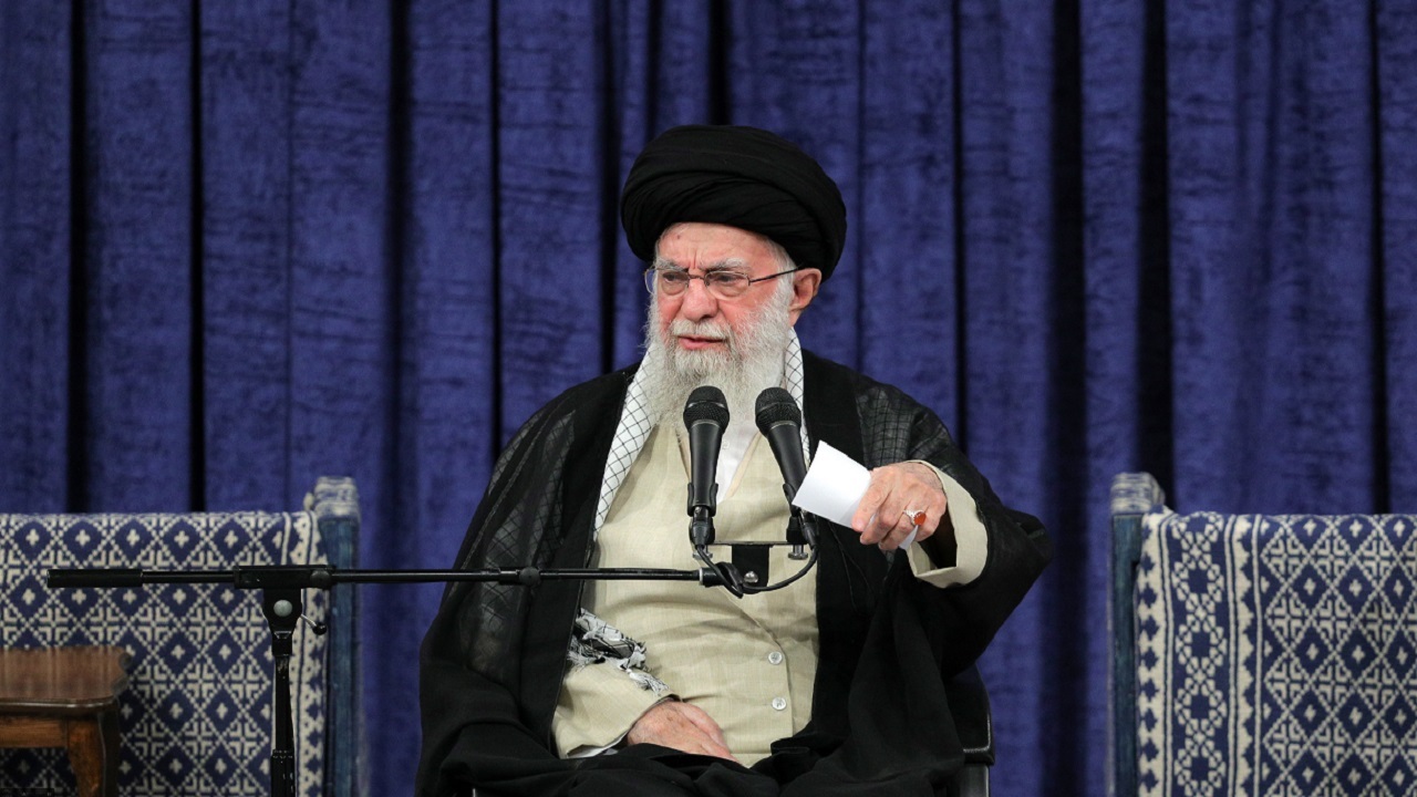 رهبر انقلاب: هدف دشمن از جنگ روانی در عرصه نظامی ایجاد ترس و عقب‌نشینی است
