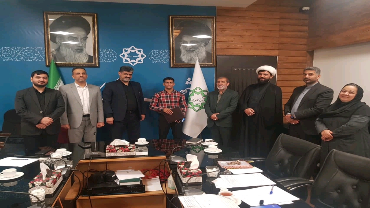 ابلاغ حکم استخدام پرچمدار المپیک در شهرداری گرگان