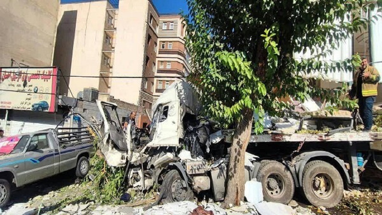 پلیس در حال بررسی علت حادثه مرگبار تصادف در خیابان استخر تهران