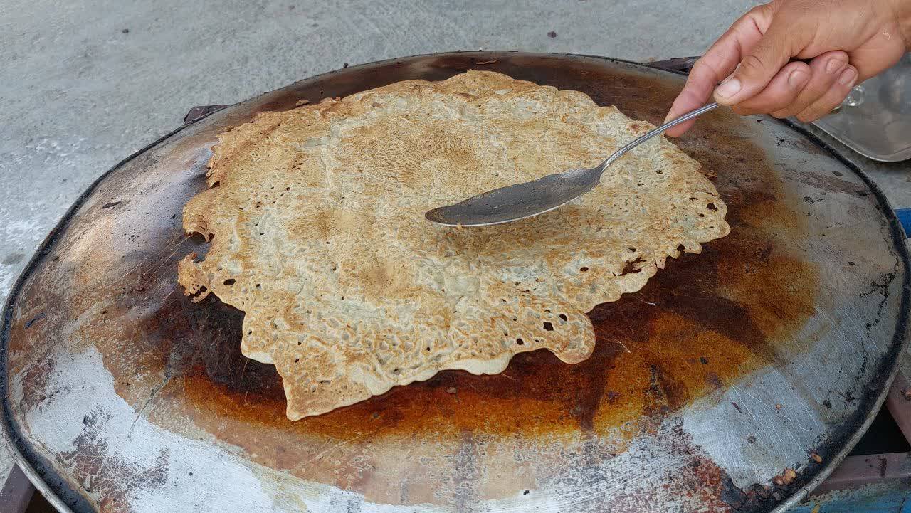 پخت نان محلی