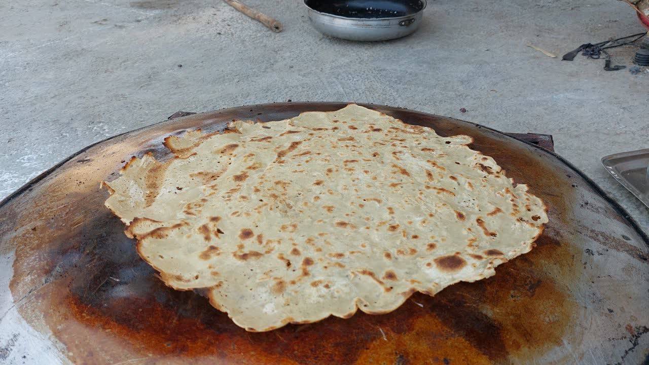 پخت نان محلی