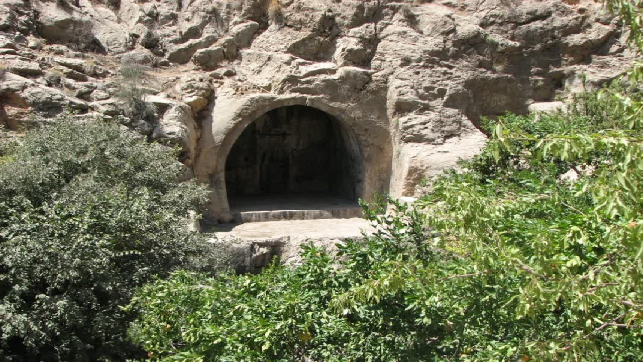 شناسایی بیش از ۵۰ اثر تاریخی و طبیعی در استهبان برای ثبت در فهرست ملی