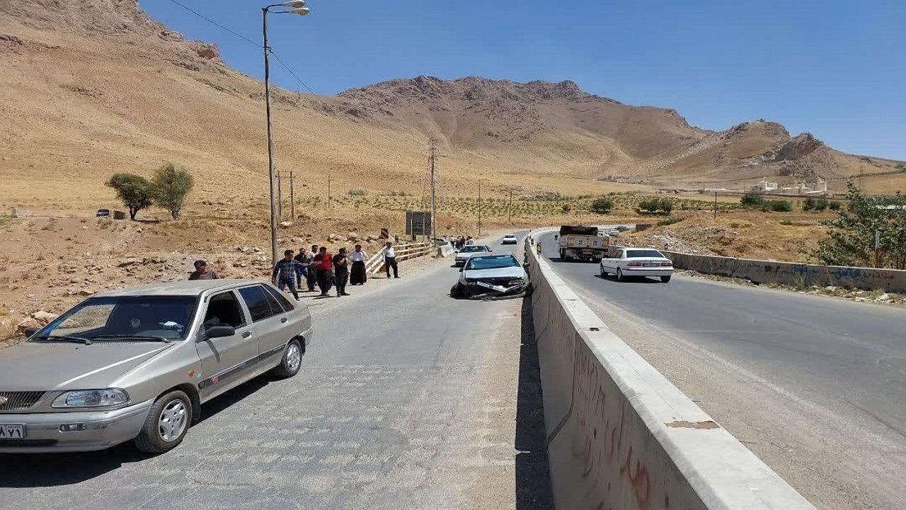 انجام عملیات نجات برای سه مصدوم، یک جانباخته و دو حادثه دیده در حادثه تنگ پردنجان