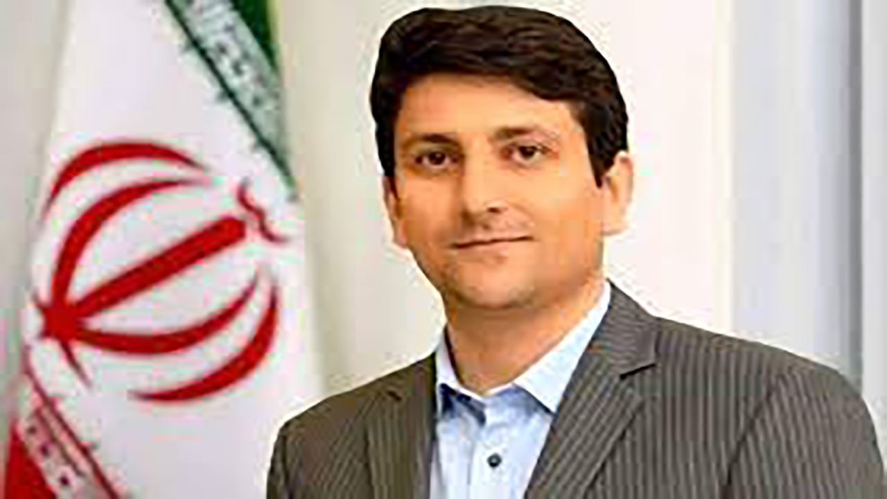 باور دارم دانایی مقدمه توانایی و قدرت است