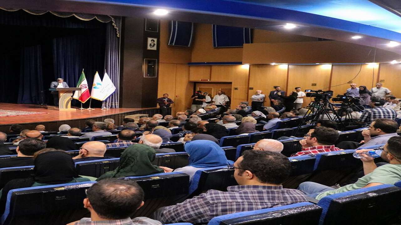 آیین تجلیل از پیشکسوتان و نام آوران فرهنگ وهنر استان سمنان