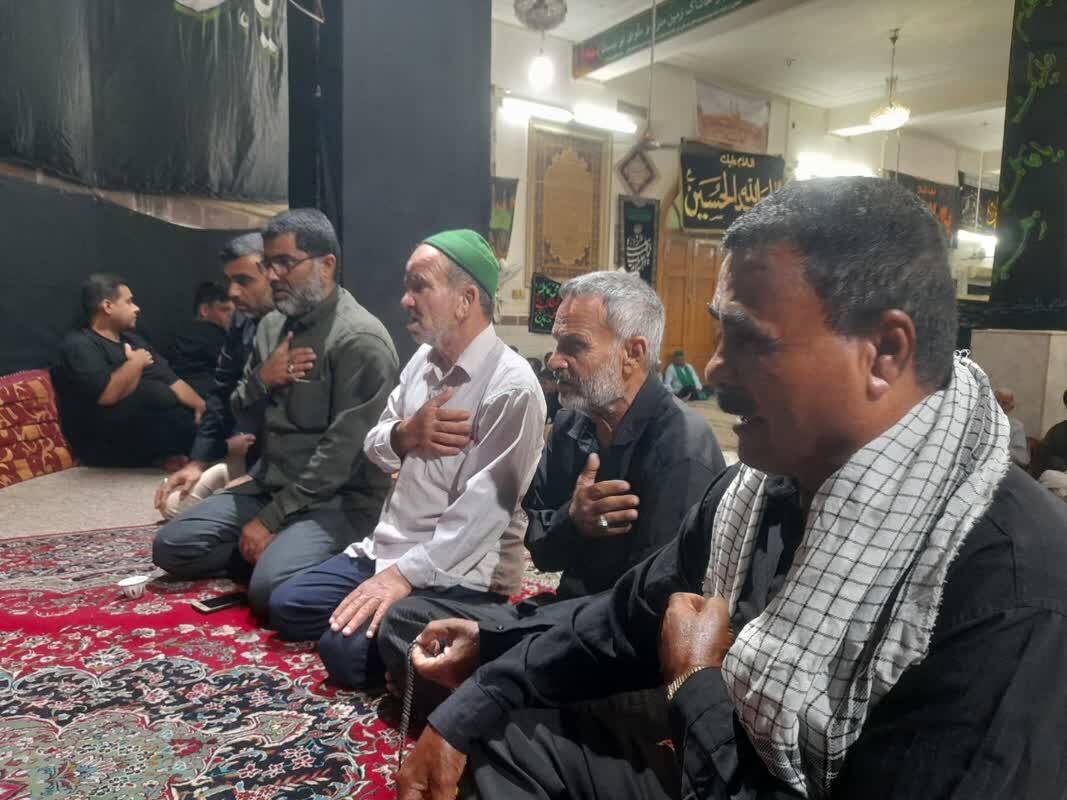 مراسم سینه زنی و زنجیر زنی ماه محرم