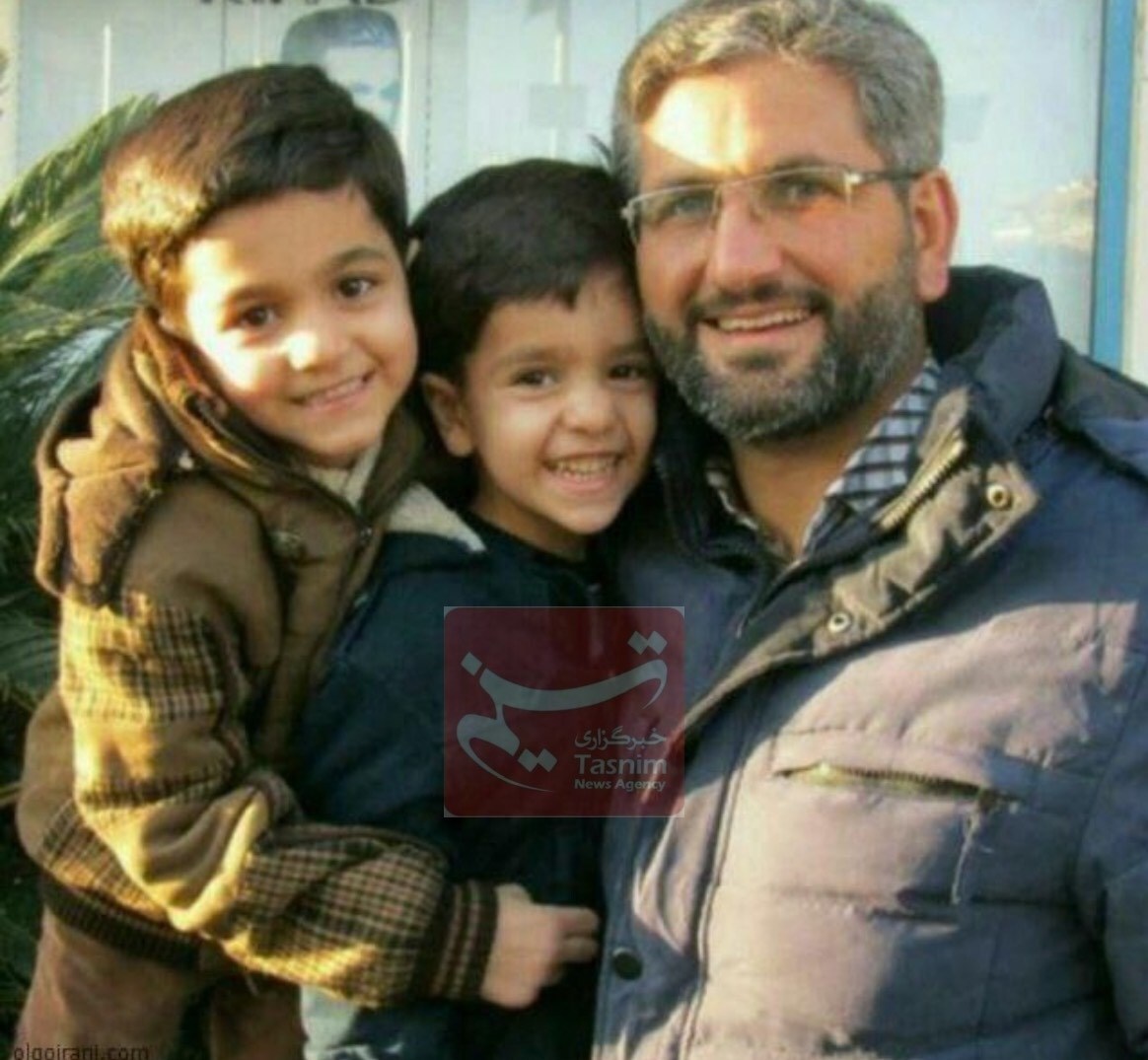 شهید رحیمی با خانواده