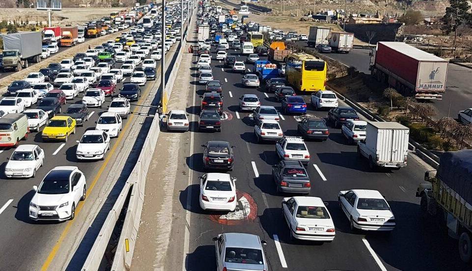 ترافیک در محورهای مواصلاتی همدان سنگین است