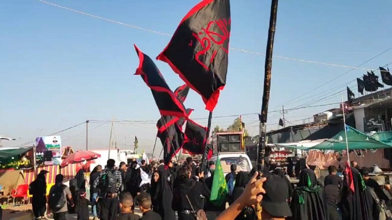 گوشه‌هایی از حال و هوای زائران در مسیر پیاده روی اربعین + فیلم و تصاویر