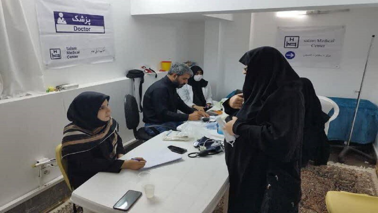 ارائه خدمات بزرگترین موکب درمانی کاشان به زائران اربعین حسینی (ع)