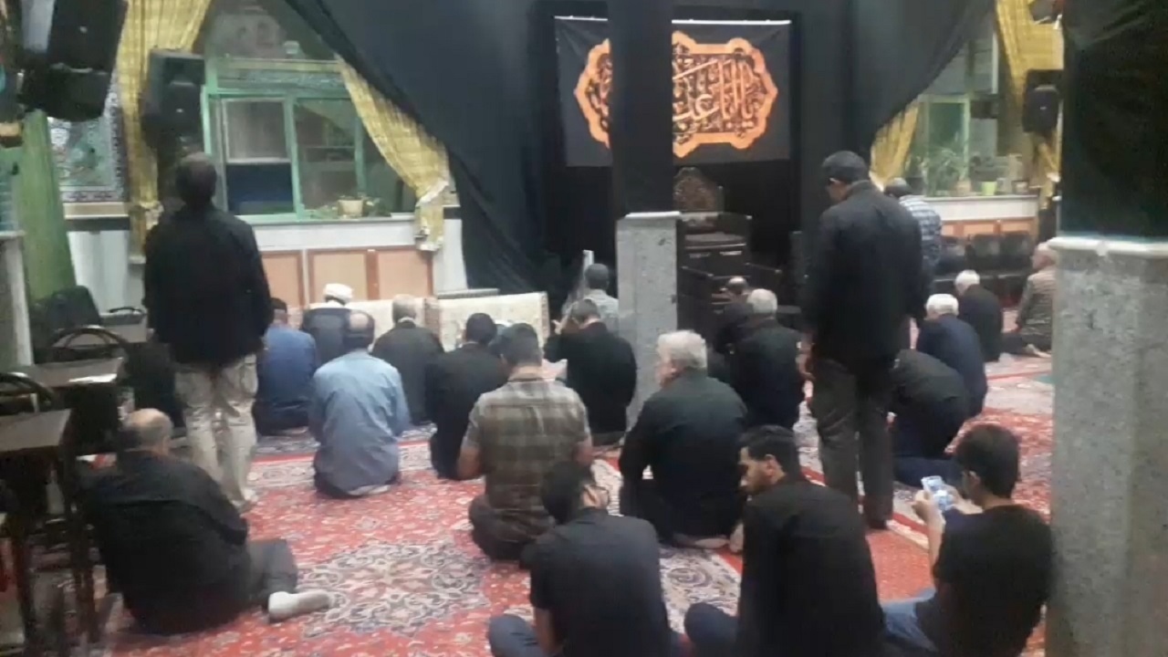 صرفه جویی در مصرف برق با خاموش کردن چراغ‌های اضافی مسجد در اراک + فیلم