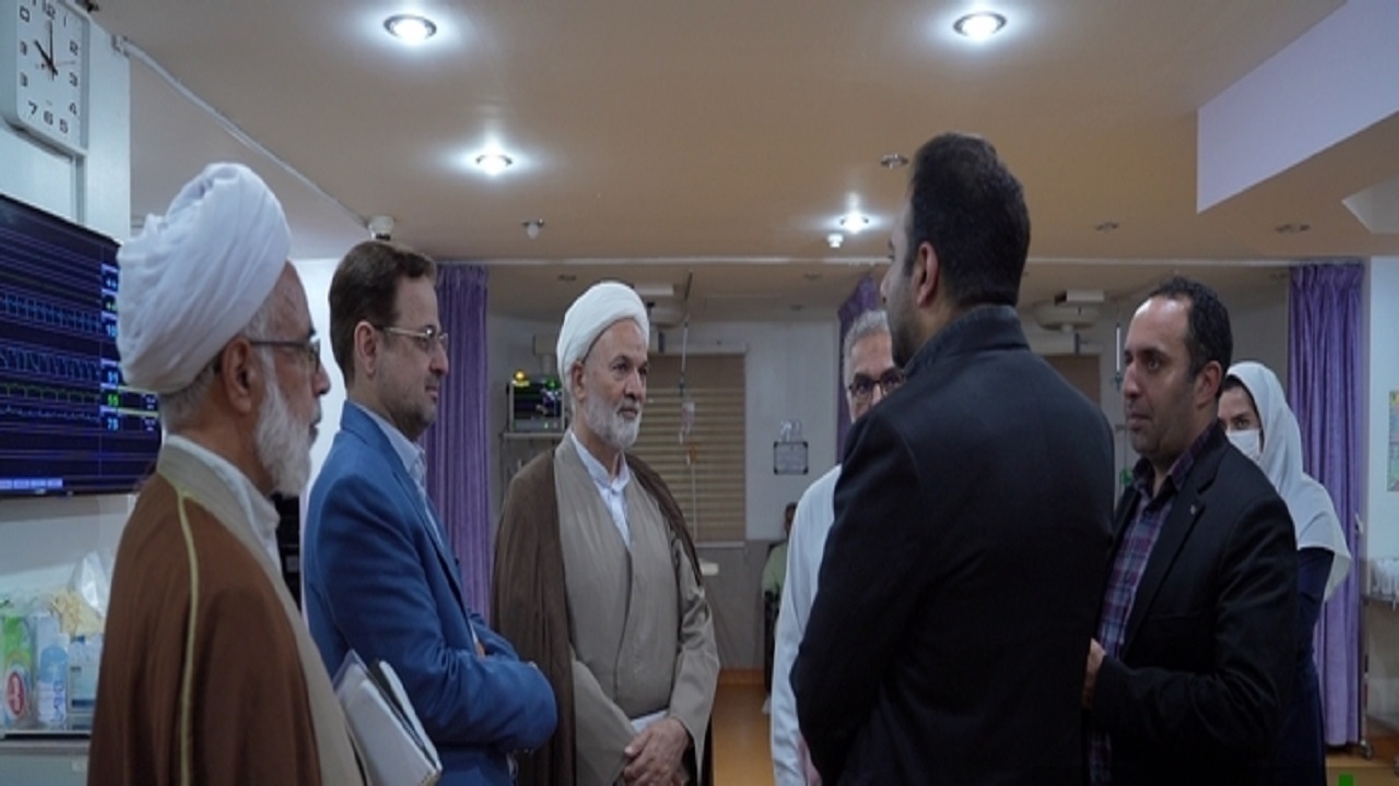 بازدید نماینده قم در مجلس شورای اسلامی از بیمارستان امام رضا (ع)