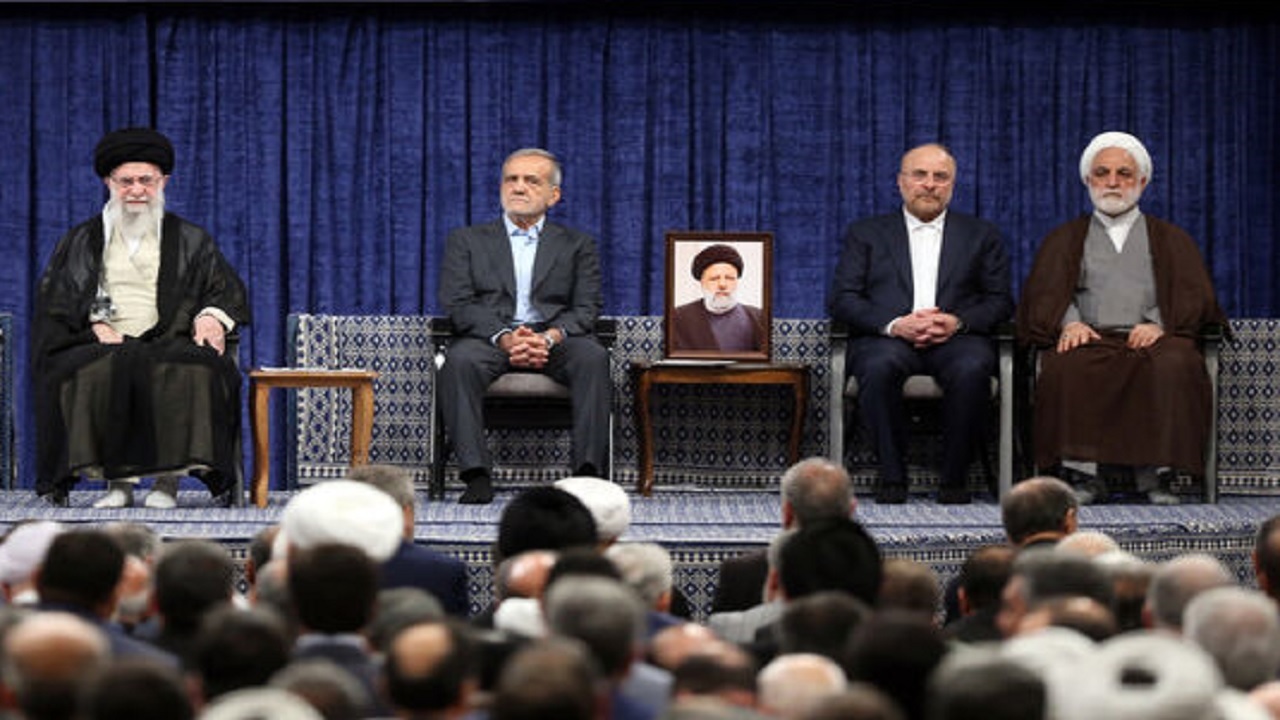 مراسم تنفیذ حکم ریاست‌جمهوری از سوی رهبر انقلاب برگزار شد