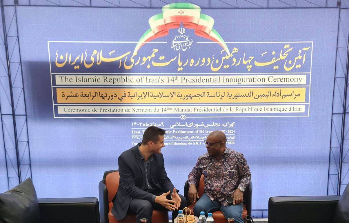 ایسیاکا عبدالغدیر امام، دبیرکل سازمان همکاری&zwnj;های اقتصادی هشت کشور در حال توسعه (دی-۸)